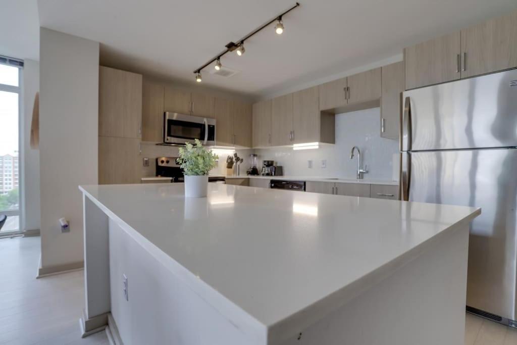 Wonderful 2Br Apartment At Crystal City Arlington Exterior photo