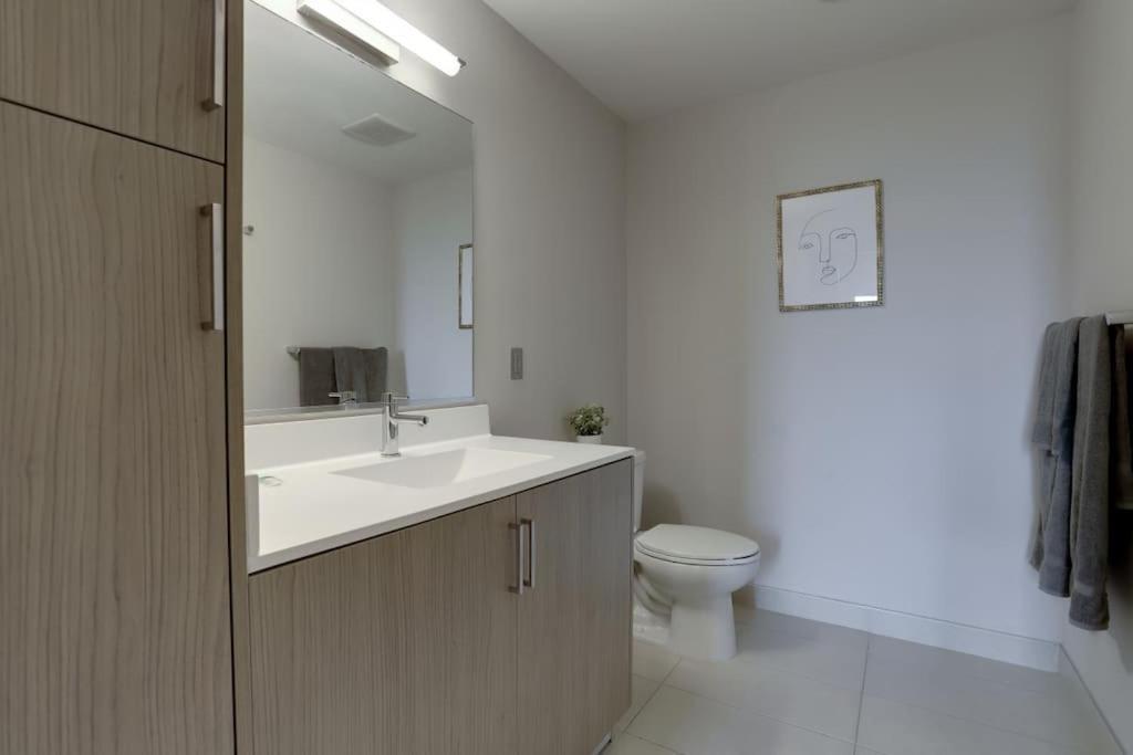 Wonderful 2Br Apartment At Crystal City Arlington Exterior photo