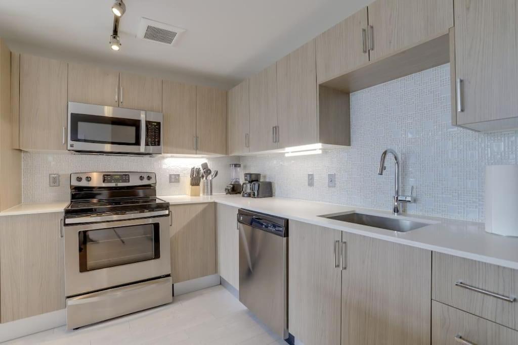 Wonderful 2Br Apartment At Crystal City Arlington Exterior photo
