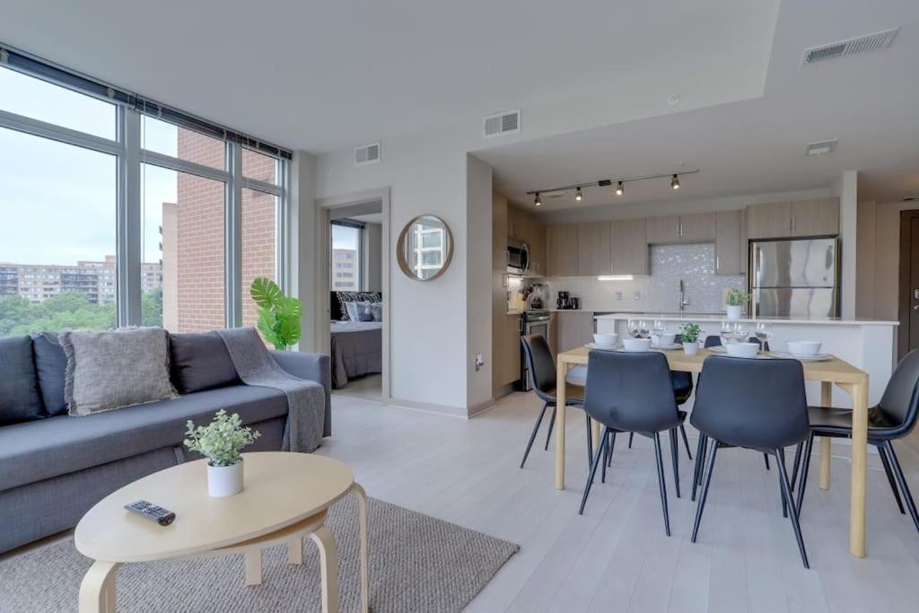 Wonderful 2Br Apartment At Crystal City Arlington Exterior photo